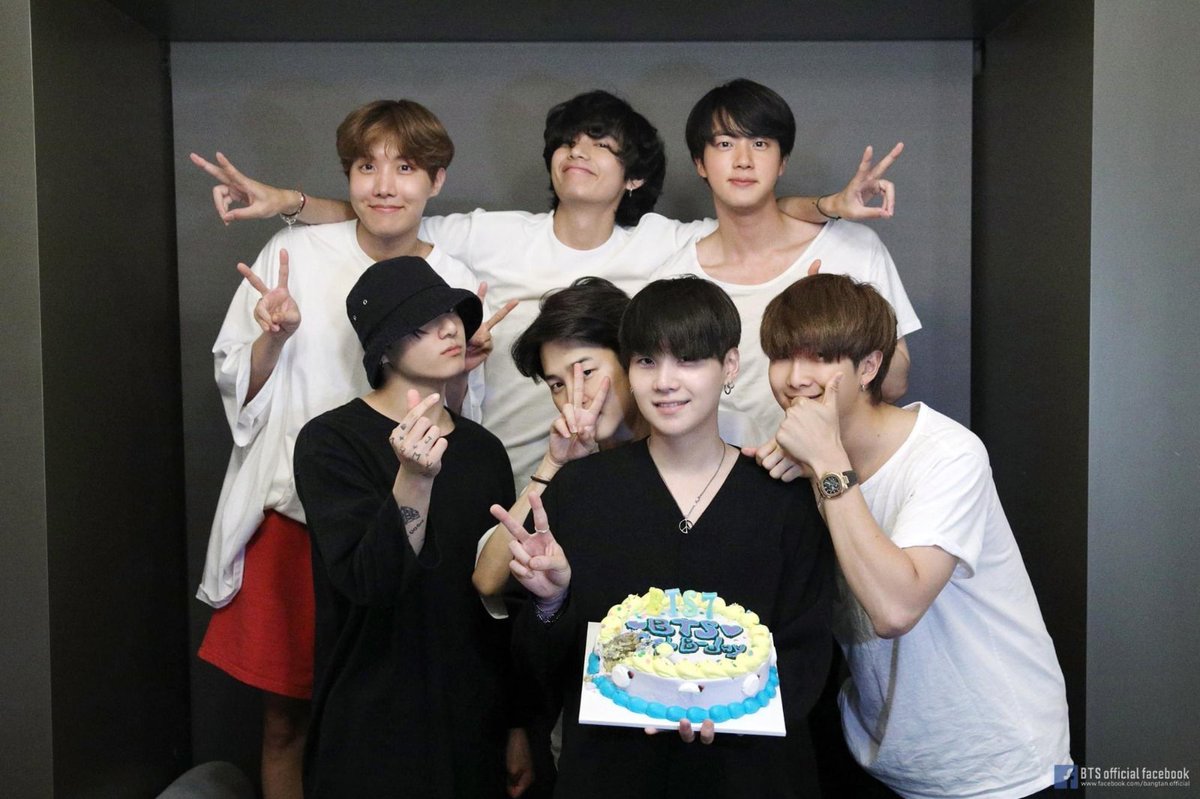Armybangstan7's tweet photo. Missing them so much ❤

#KCAMexico #OnBTS #ARMY @BTS_twt https://t.co/Awke8i3yHA