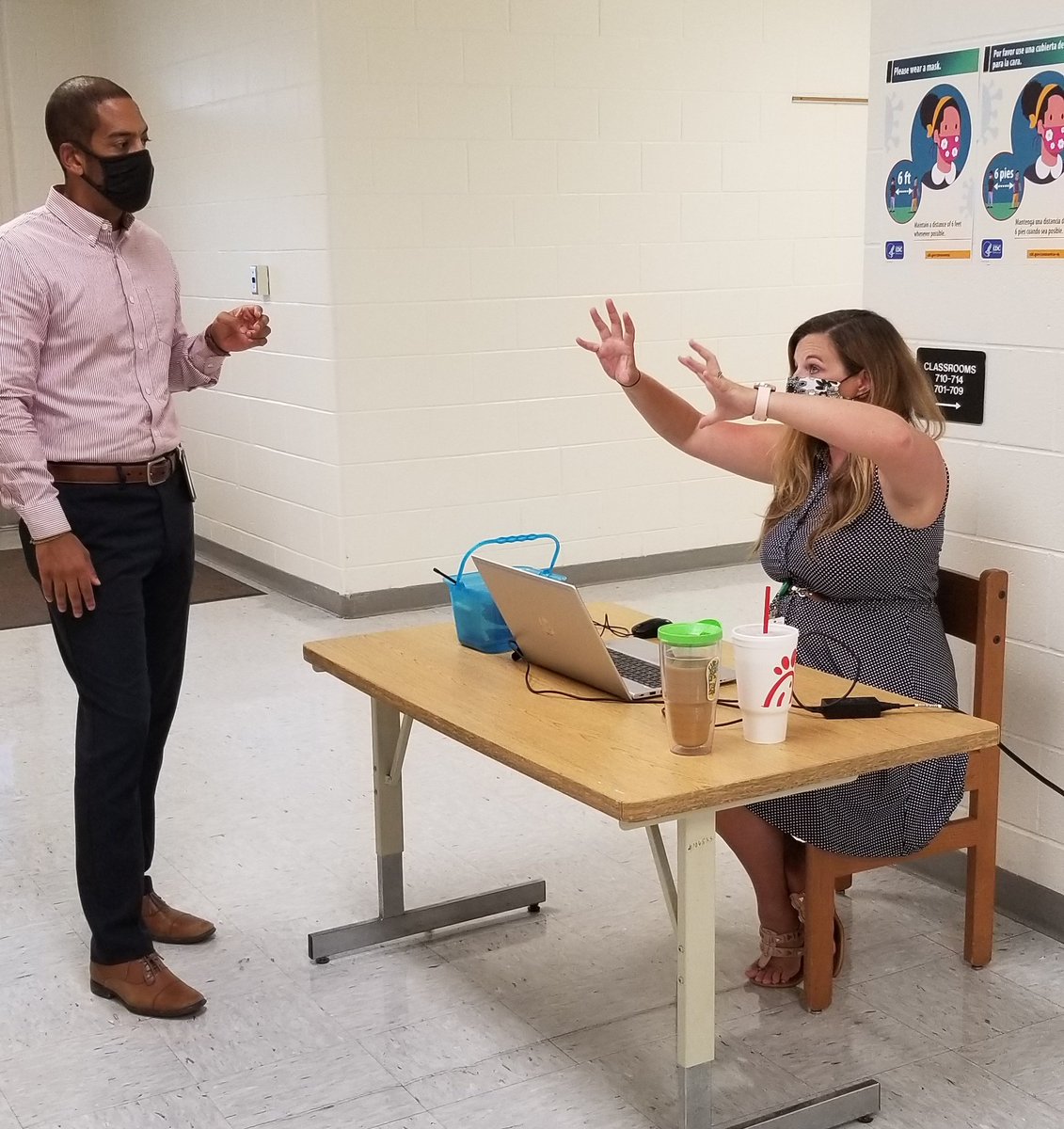 DCMS_hornets's tweet photo. You had to be there! Conversation between teacher and Tech Integration Specialist #EmpowerCPS #MaskTalk https://t.co/qN6bWO1xeu