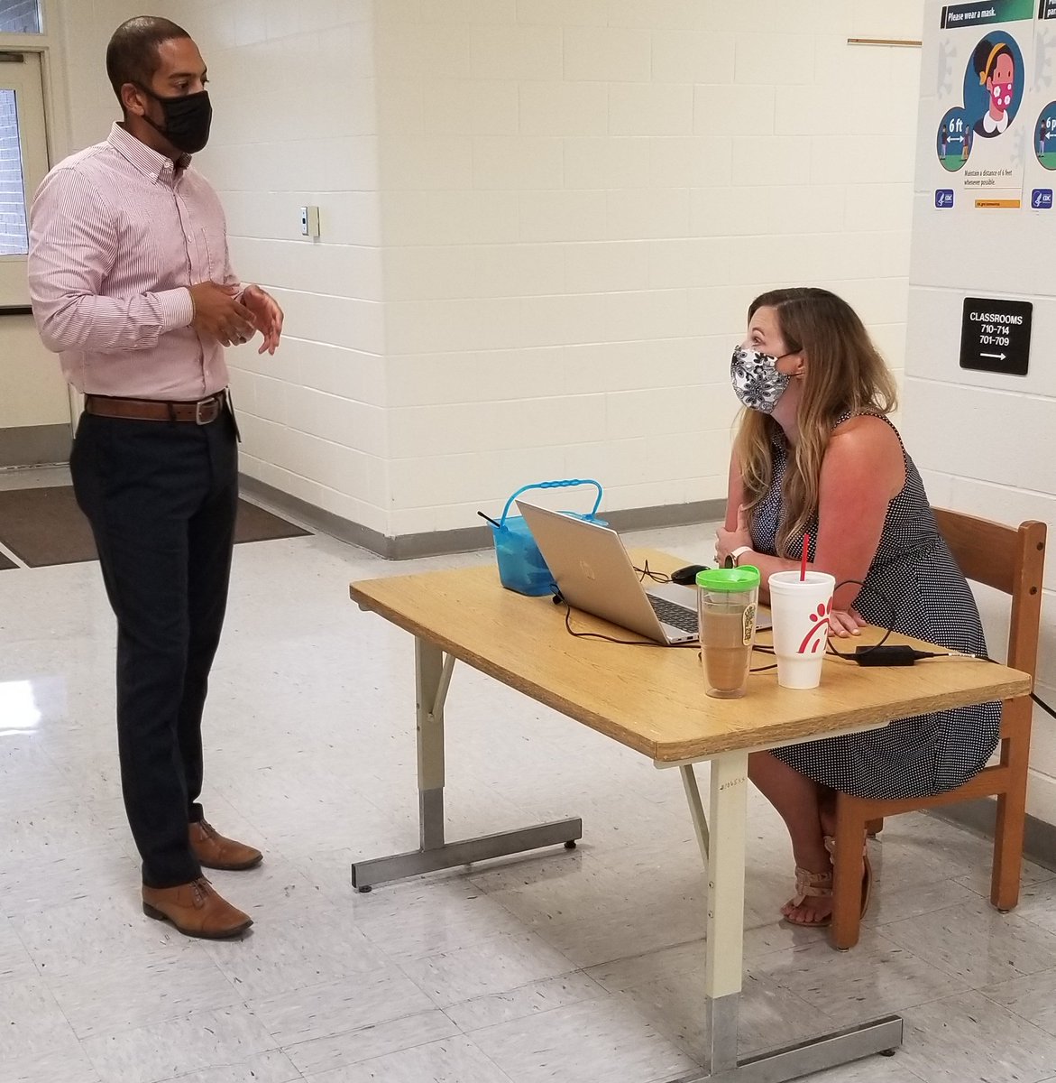DCMS_hornets's tweet photo. You had to be there! Conversation between teacher and Tech Integration Specialist #EmpowerCPS #MaskTalk https://t.co/qN6bWO1xeu