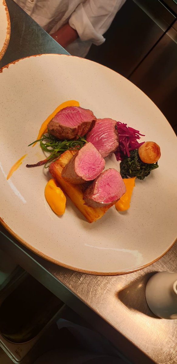 TheBewicke's tweet photo. 🍂 AUTUMN MENU🍂 this menu is going down a treat so far - be sure to book your table now by calling 01858 555734 or email bookings@thebewicke.com now
Dishes pictured:
🦌 Venison steak main
🐓 Butter poached chicken main
🐄 Beef cheek croquette starter
🤤🤤🤤🤤
#seasonalmenu https://t.co/eCBzV8HGGL