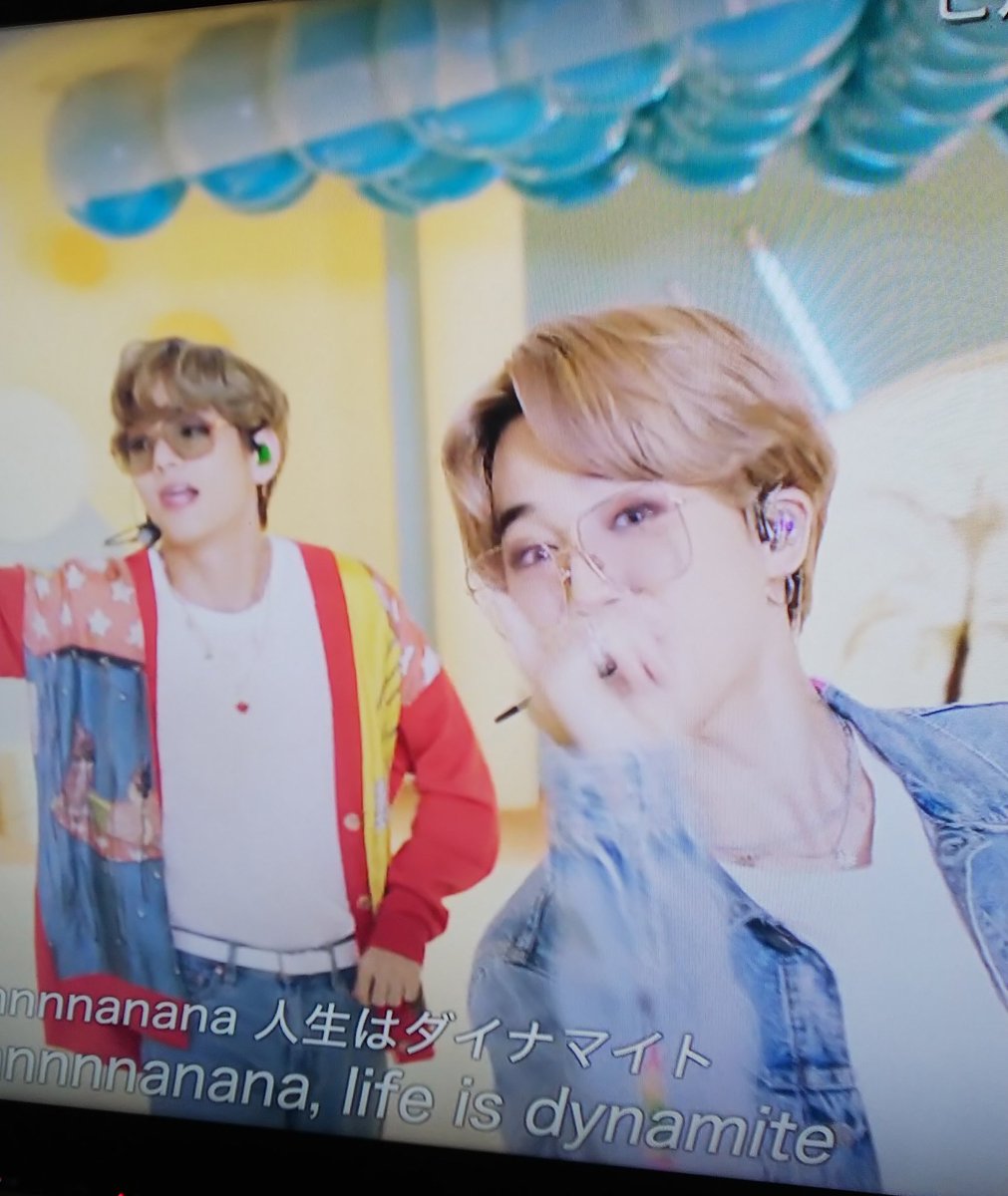 arashi5mj's tweet photo. グラサンクオズやばいぞ(*´˘`*)♡
可愛いすぎる😳😳😳
#THEMUSICDAY
#BTS #dynamite100M https://t.co/0SCImxAQTA