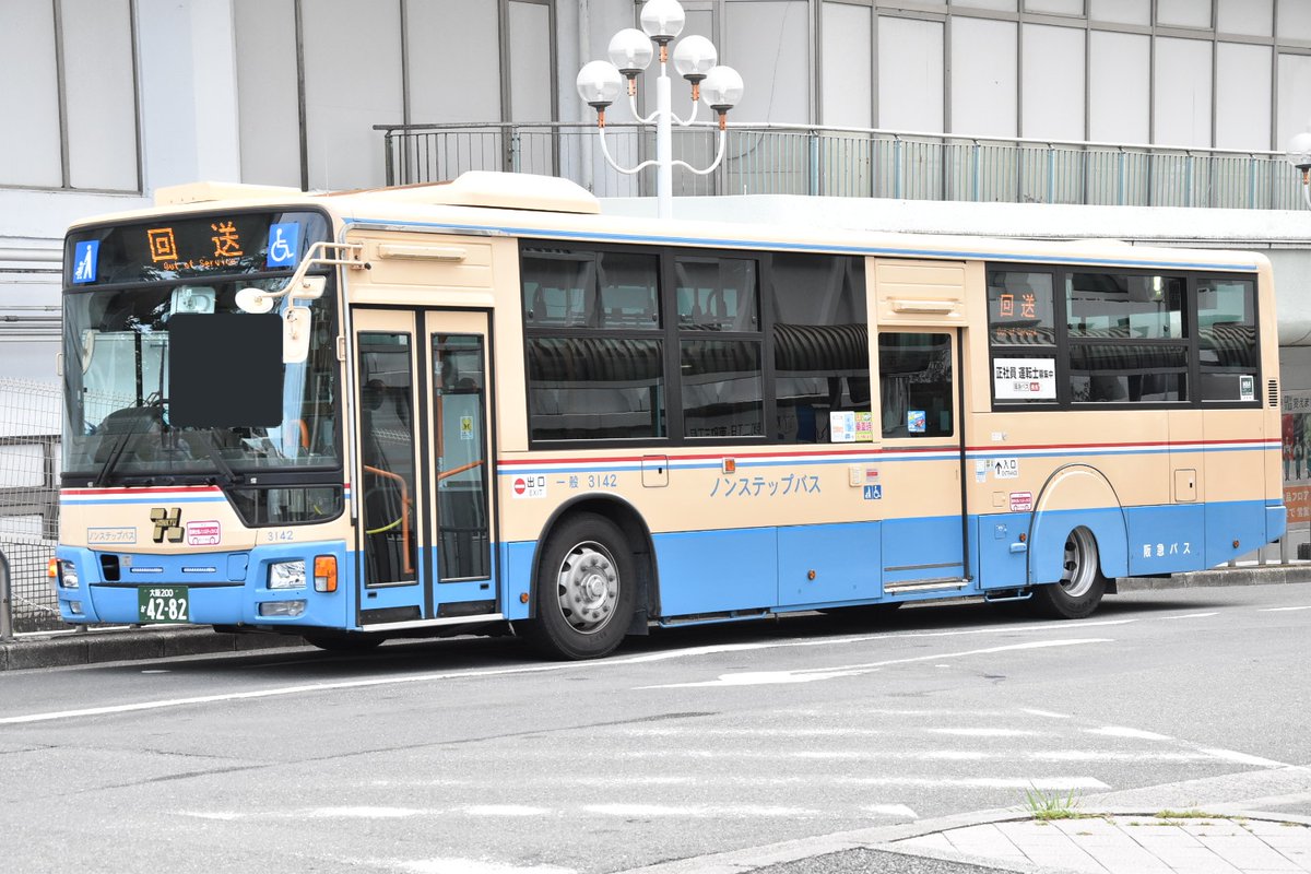 なべっちバス鉄 阪急バス3142 千里 大阪0か42 17年式の三菱ふそうエアロスターノンステップ Qkg Mp38fm 9 12 千里中央 阪急バス