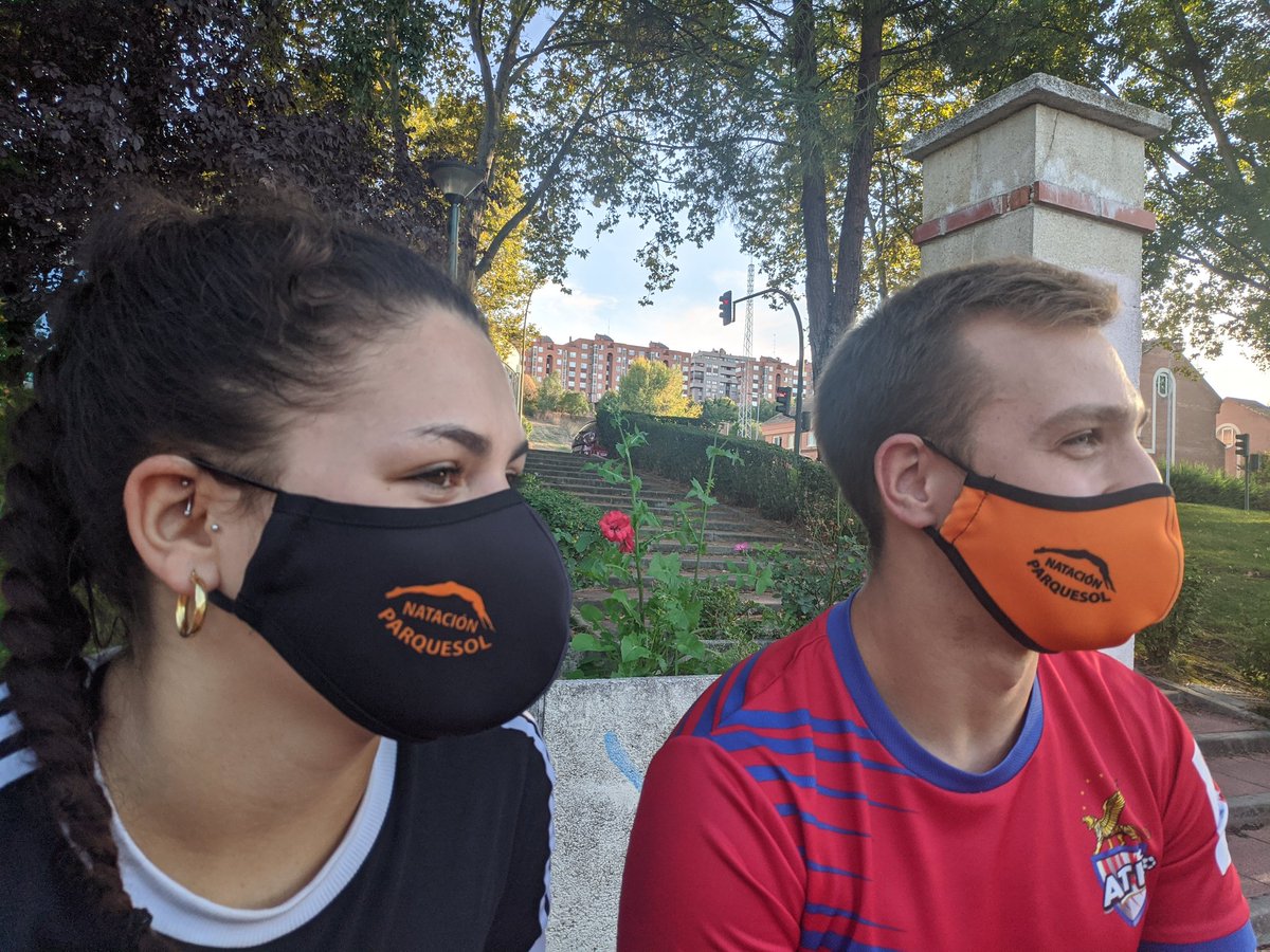 CN_Parquesol's tweet photo. Preparados para empezar los entrenamientos en piscina cumpliendo con el protocolo #COVID. Esta temporada, las mascarillas van a ser tan necesarias como el gorro o el bañador. Gracias @ParquesolSport por proporcionárnoslas.
@CN_Parquesol cumple:
😷        🏃‍♂️---🏃‍♀️          🤲🧴 https://t.co/fkJBl1wPyG