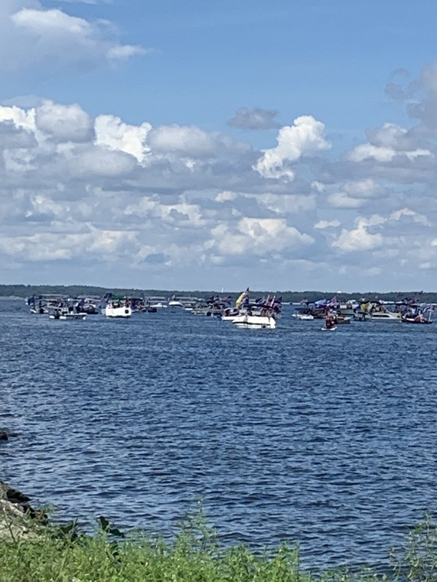 Trump boat parade here in Brandon MS @realDonaldTrump @EricTrump @IvankaTrump @DonaldJTrumpJr #TrumpParade #Trump2020