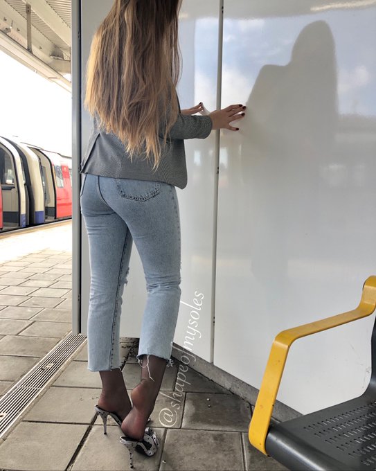 What do you like more, soles or toes?  I&lsquo;ve always had more compliments about my soles, and after seeing