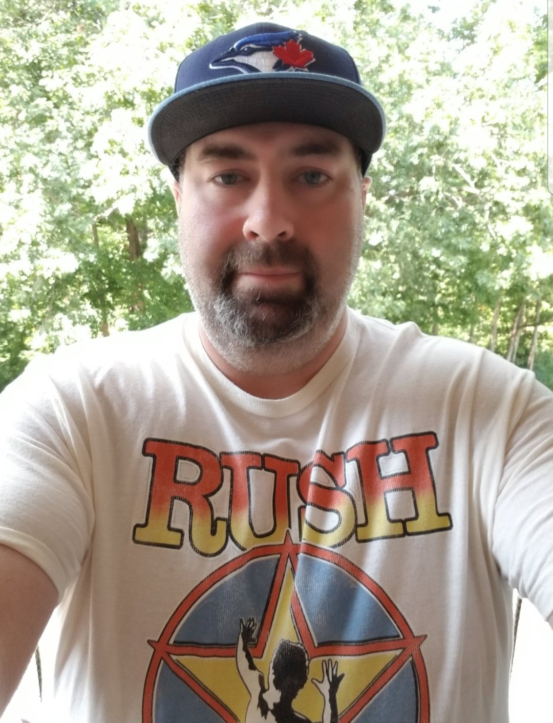 Happy Birthday to Neil Peart. Thanks for all of the great music and books. All the best to your friends and family. 