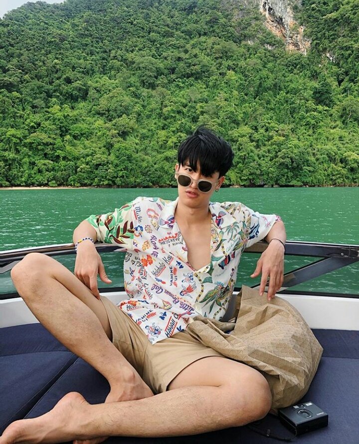 Day 140:  @Tawan_V I hope you enjoyed your short vacation. Thank you for serving us your great visuals with the nature as your background. Te amo  #Tawan_V