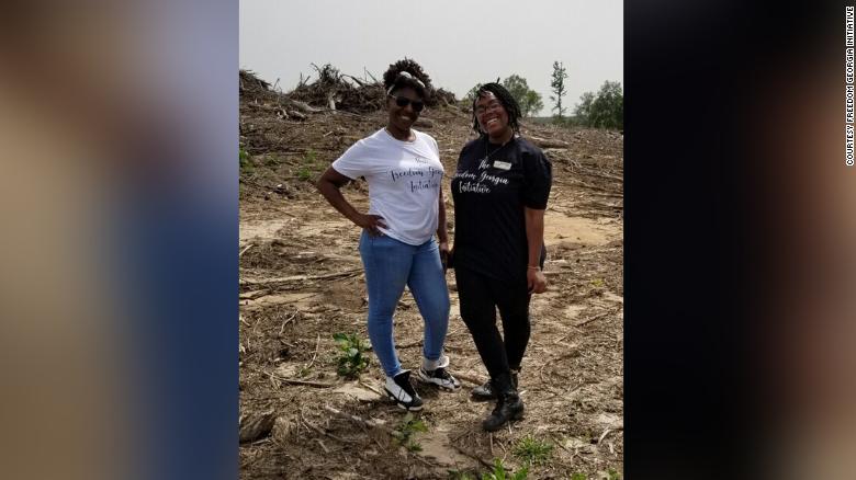 CNN's tweet image. 19 families buy nearly 97 acres of land in Georgia to create a city safe for Black people cnn.it/2RkEMhs