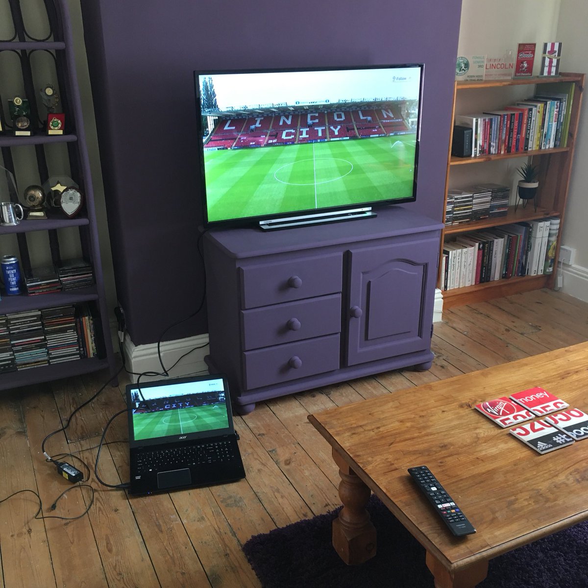 _AliceCarter_'s tweet photo. First home @LincolnCity_FC game of the season... Covid style! 🔴⚪️⚽️ #ImpsAtHome https://t.co/wjUUAUFSWb