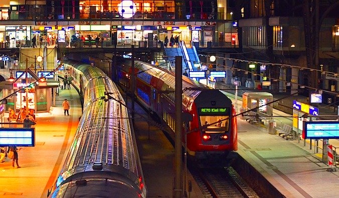 SaveATrain's tweet image. Time flies. It’s up to you to be the navigator. #train #railways #trainspotting #rail #railroad - SAVEATRAIN.COM