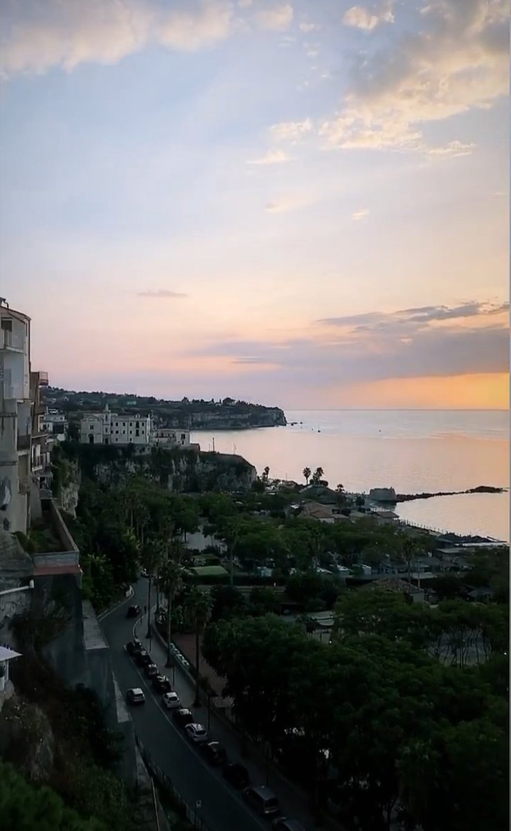 NTPPassion's tweet photo. Panaromic view of Tropea 🇮🇹🇮🇹 during #sunset 🌅🌅 #Italy #sunsetphotography . So #peaceful and #mesmerizing view of #nature 🇮🇹🇮🇹

#travelblogger #travelbloggers #travelbloging #travelling #travelsafe #naturelovers #naturewalk #NatureClub #naturecuts #NatureForLife #explorepage https://t.co/mRNG6qiaNI