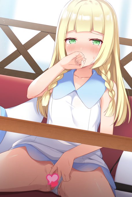 お題箱より「席に座った状態で足を開き、テーブルに隠すようにしながらパンツをずらしてアソコを拡げて見せるリーリエ」https://t.co/TKfq8JTIcd 