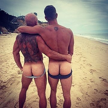 Battle of the buns
#husband #vacation #mygaylife #gayaf #buttselfie #furrybutt #gaybutt https://t.co