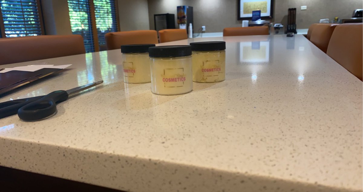 xlillie_rayne's tweet photo. It’s the smell for me 💁🏾♀️🥳
#RadiantRayneCosmetics https://t.co/zj2AnmvUJY