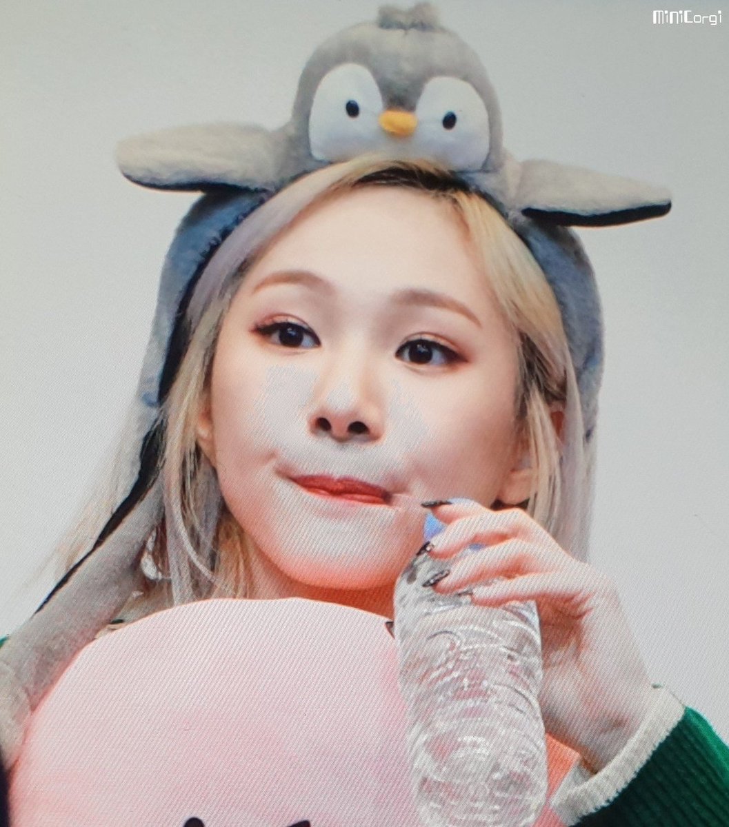 teenymia's tweet photo. cant wait for more tiny content of this baby, i miss her so much :(( 

#미아 #에버글로우 #EVERGLOW
@EVERGLOW_twt https://t.co/g9QAxbXtDZ