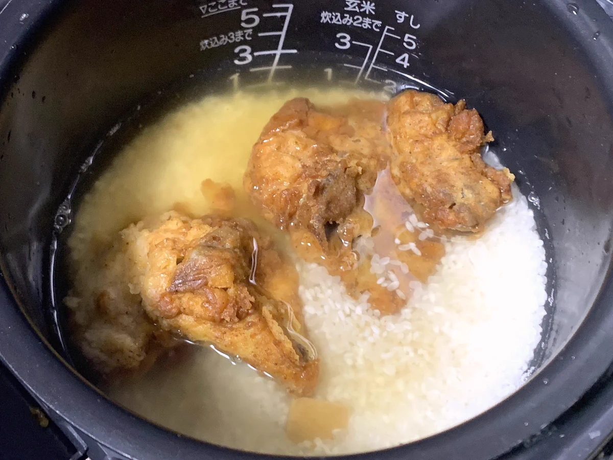 KFCのフライドチキンを使って作る？炊き込みご飯の作り方！