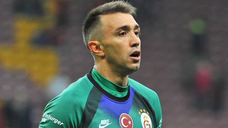 Galatasaray, 9 sezon sonra ilk kez Süper Lig'e Muslera'dan yoksun bir şekilde başlayacak.