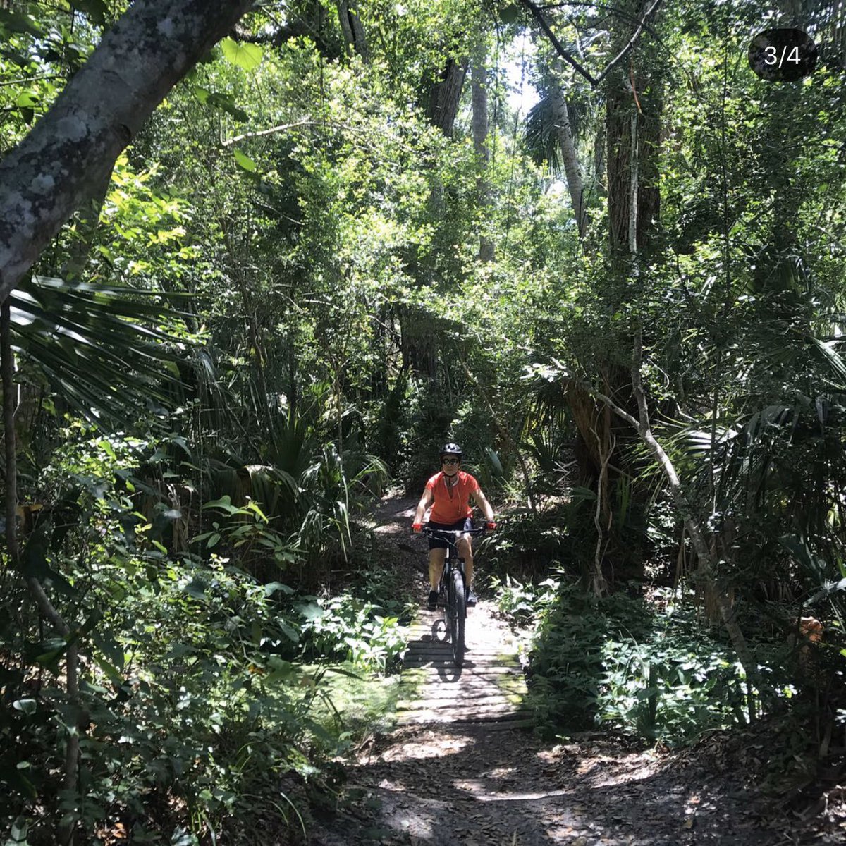 LorenaMCCosta's tweet image. Thanks for tagging me @MayaraGarciaMD @wanessa_fig @AlcinoGama and @chinlandstarjj 
1 - My name is Lorena, I’m excited to apply for Pathology #PathMatch21 
2 - Wellness activities: yoga, meditation, cycling and running. Love outdoor activities. 
3 - @DeyzeBadarane @Hansalah