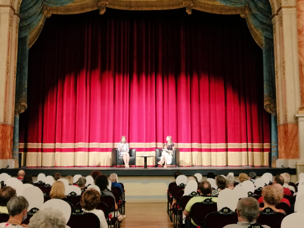 Oriente Occidente (@festival_oo) on Twitter photo Questa sera la sezione #Linguaggi del #festivalOO2020 ospita la giornalista <a href="/BarbaraGSerra/">Barbara Serra</a> con "L'Europa della pandemia: quale equilibrio, quale futuro?" moderato da <a href="/Elisa_Dossi/">Elisa Dossi</a> al Teatro Zandonai Questa sera la sezione #Linguaggi del #festivalOO2020 ospita la giornalista <a href="/BarbaraGSerra/">Barbara Serra</a> con "L'Europa della pandemia: quale equilibrio, quale futuro?" moderato da <a href="/Elisa_Dossi/">Elisa Dossi</a> al Teatro Zandonai