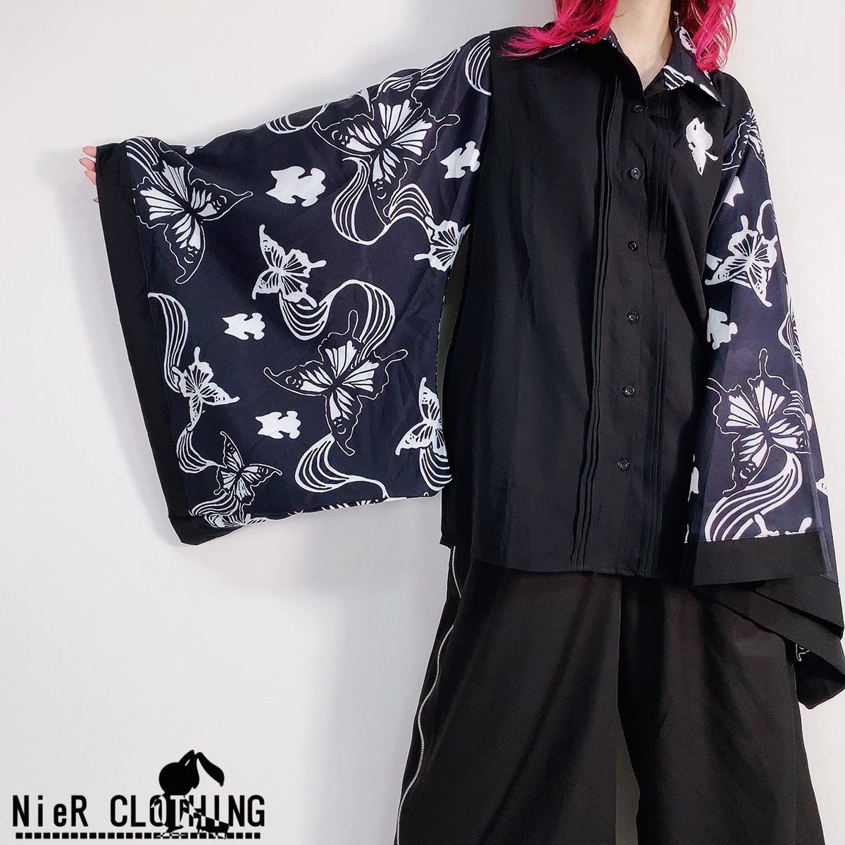 NieR_tokyo's tweet photo. 🎁本日〆切プレゼント企画🎁

こちらの当店オリジナル商品を

🎊4名様にプレゼント🎊

ユニセックスアイテムです🐰

◼応募方法
フォロー(@NieR_tokyo) &amp; RT
◼締切〆  本日24時

※鍵垢の方も対象内です。
こちらの商品は〆切後販売予定となります。

是非ご参加ください🙇‍♂️🙇‍♀️ https://t.co/aLRmkhsp6R