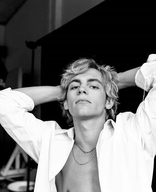 10) Ross Lynch