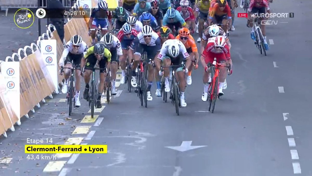 Simone Consonni termine 3e de l'étape !! 😍

Les Cofidis se sont serrés les coudes et ont eu un bel esprit d'équipe en couvrant @GuilmMartin tout au long de cette étape accidentée. 

Félicitations à Soren Kragh Andersen.

#CofidisMyTeam #TDF2020