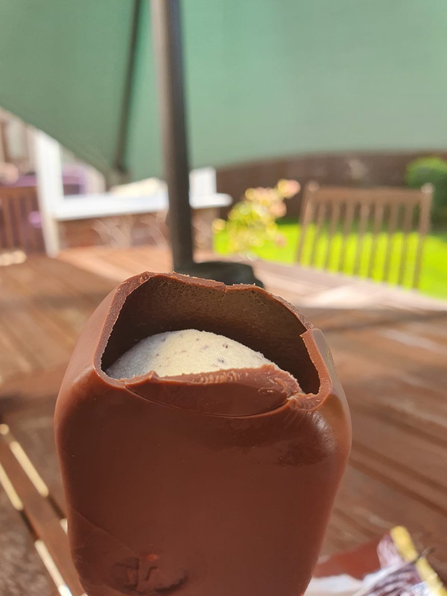 corinnepappin's tweet photo. Very #disappointed, treated ourselves to a @MagnumIceCream from @tesco while the sun is out. Wasn't expecting them to have frozen yellow sticky ice on the stick, a gap between the chocolate and #icecream which looked and tasted strange. Had to throw them in the bin #icecreamfail https://t.co/IFNm7ZlwFz