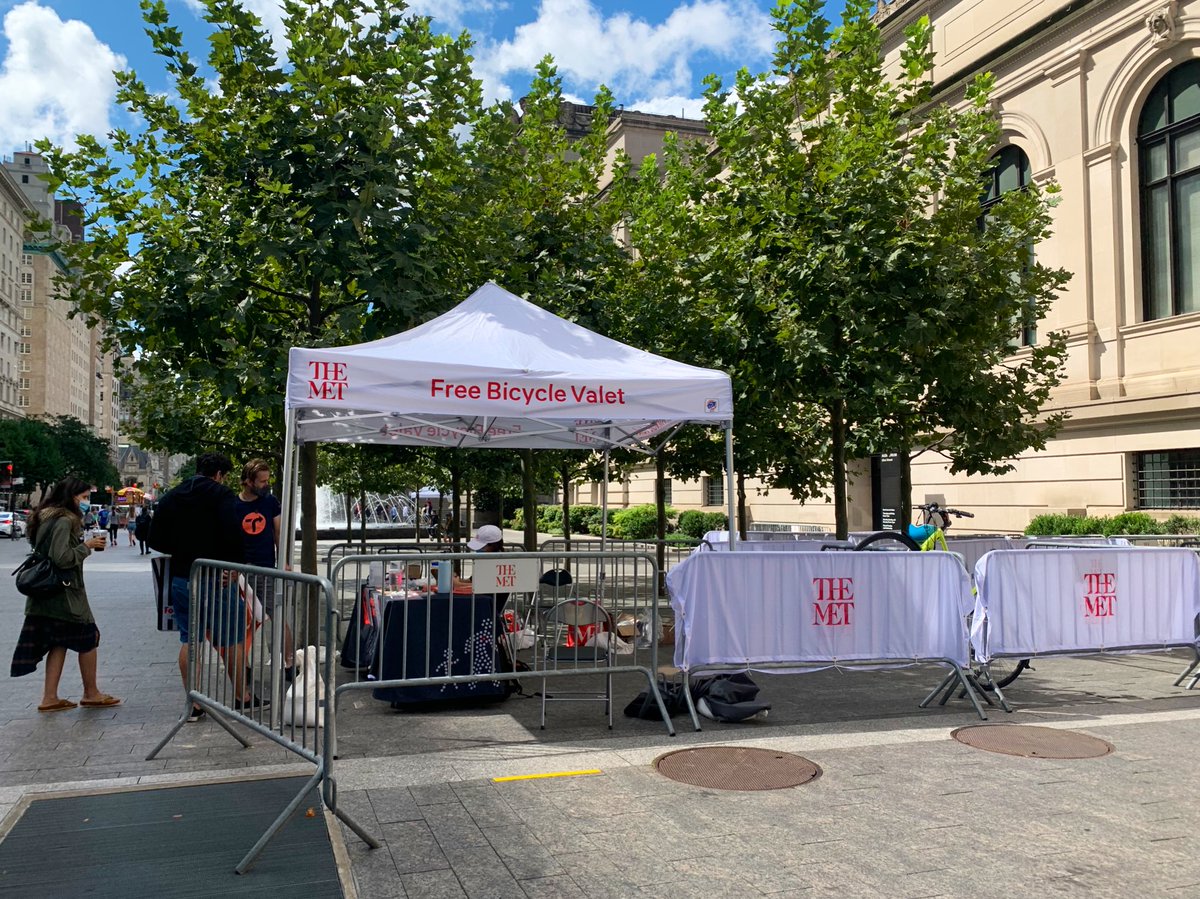 laurenthomas's tweet photo. The Met has free bike valet now. Love this. https://t.co/i7gv9zoDPf