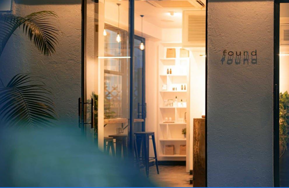 Weelinkd's tweet photo. Abrió el primer CBD Café de Hong Kong. La tienda estará informando sobre las propiedades del #cannabis en las primeras semanas. Te contamos más detalles en #WEElinkD 
👇👇👇👇👇👇👇👇👇👇👇👇👇👇👇👇👇👇
https://t.co/rYncmr5bWe https://t.co/7ewlXLBeER