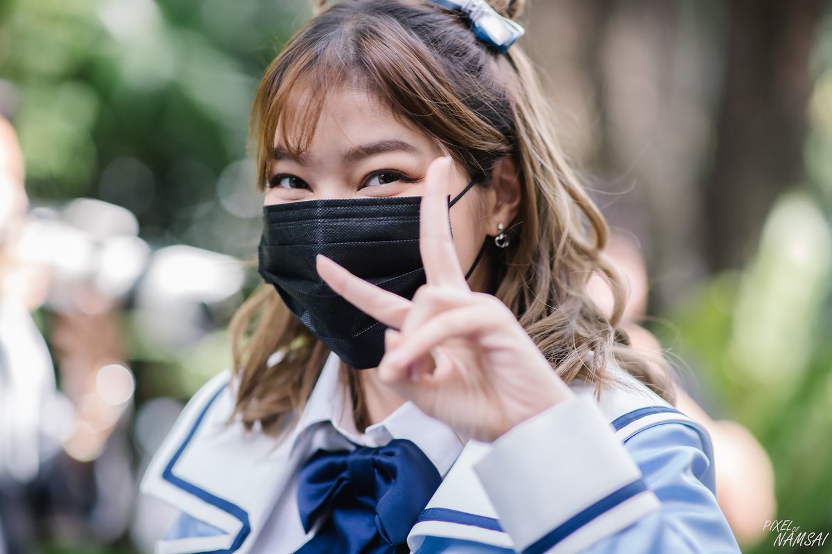 pixel482's tweet photo. Namsai BNK48 รัวกล้องยังไงก็ถ่ายความน่ารักของเธอเก็บไว้ไม่หมดจริงจริง

#NamsaiBNK48
#BNK48
#PixelofNamsai
#Winkwa3kaiTh

Place : มติชน/ข่าวสด/103.5/Cat Radio
Camera : Canon Eos 1Dx MK II
Canon Eos r
EF 85 1.4 L IS
EF351.4 https://t.co/OYjfJrkiYX