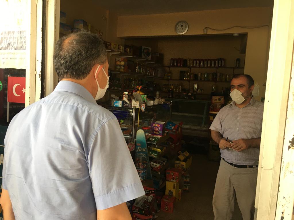 Drsuleymanklnc's tweet photo. Eski Samsat Caddesi üzerinde bulunan esnaflarımızı dinledik. Hem çalışmalarımızı anlatıyor, hem vatandaşlarımızın taleplerini dinliyoruz. Her anı halkın içinde değerlendirip hemşehrilerimizin talep ve önerileri bizzat dinliyorum. https://t.co/t5uhW2i3fS