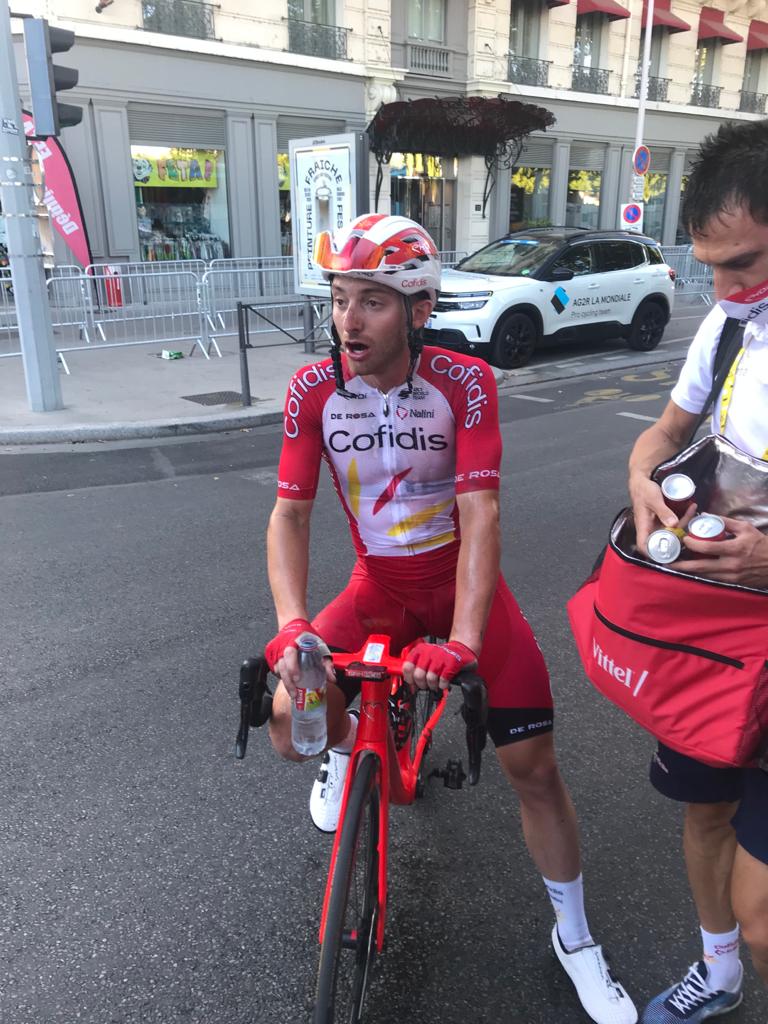 TeamCOFIDIS's tweet photo. Un visage qui en dit long sur l'intensité de l'arrivée 😋

Bien joué Simone 👊

#CofidisMyTeam #TDF2020 https://t.co/n6OdT42DZs