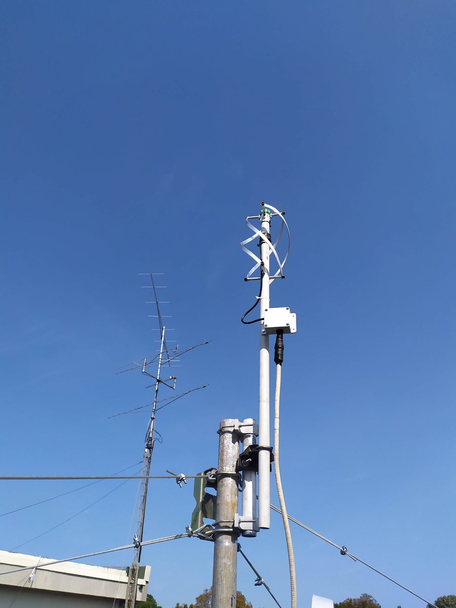 F4HUY's tweet photo. Aujourd'hui a #F6KBF  remplacement de la verticale part ma QFH UHF #satnogs https://t.co/k9k2poFgzo