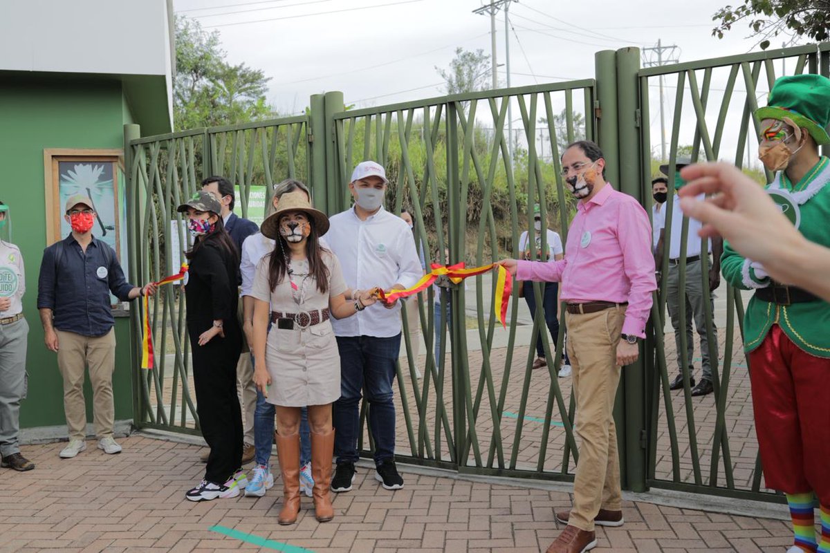CarlosMayaPei's tweet photo. En #Pereira renace la naturaleza. Después de casi 6 meses, se abren nuevamente las puertas de nuestro Bioparque #Ukumarí, un lugar que cuidamos en medio de la emergencia y que reactiva el #turismo en la ciudad. Somos pioneros de reapertura económica en el país. https://t.co/bXuNucmA6K