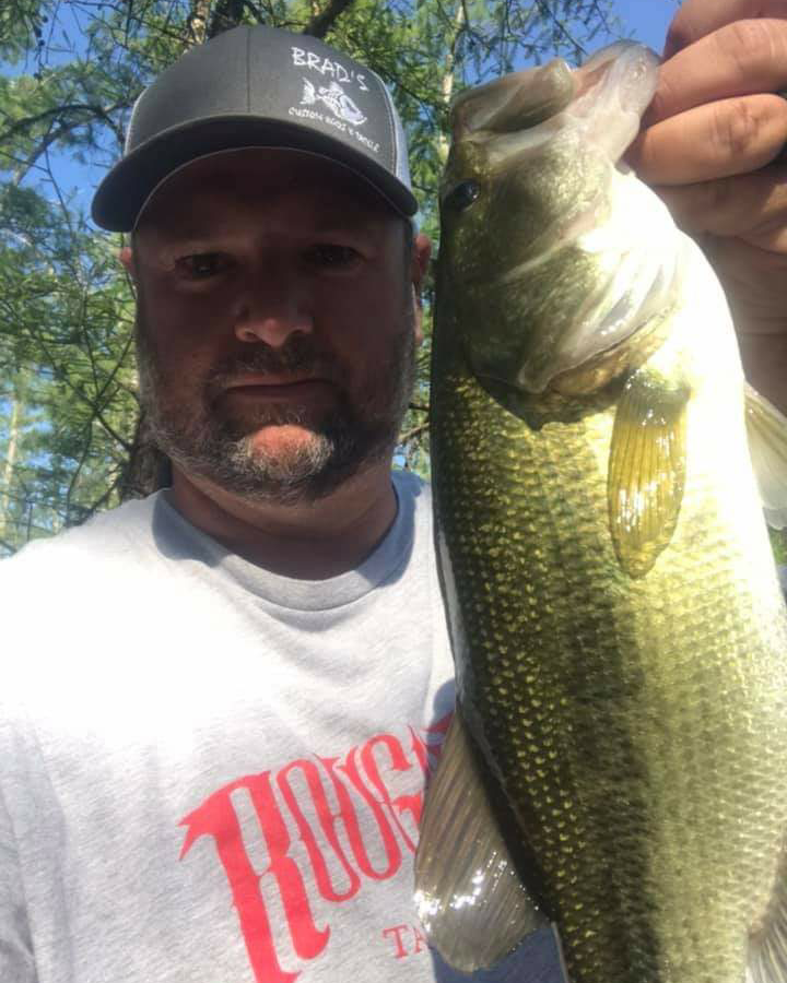 Rougaroutackle's tweet photo. Team member Jeff Marks with a nice catch. Keep up the good work Jeff! #rougaroutackle #teamrougarou #fishwildly #bassfishing #largemouthbass #basstronomical #tungstenweights https://t.co/GeYujlWpJS