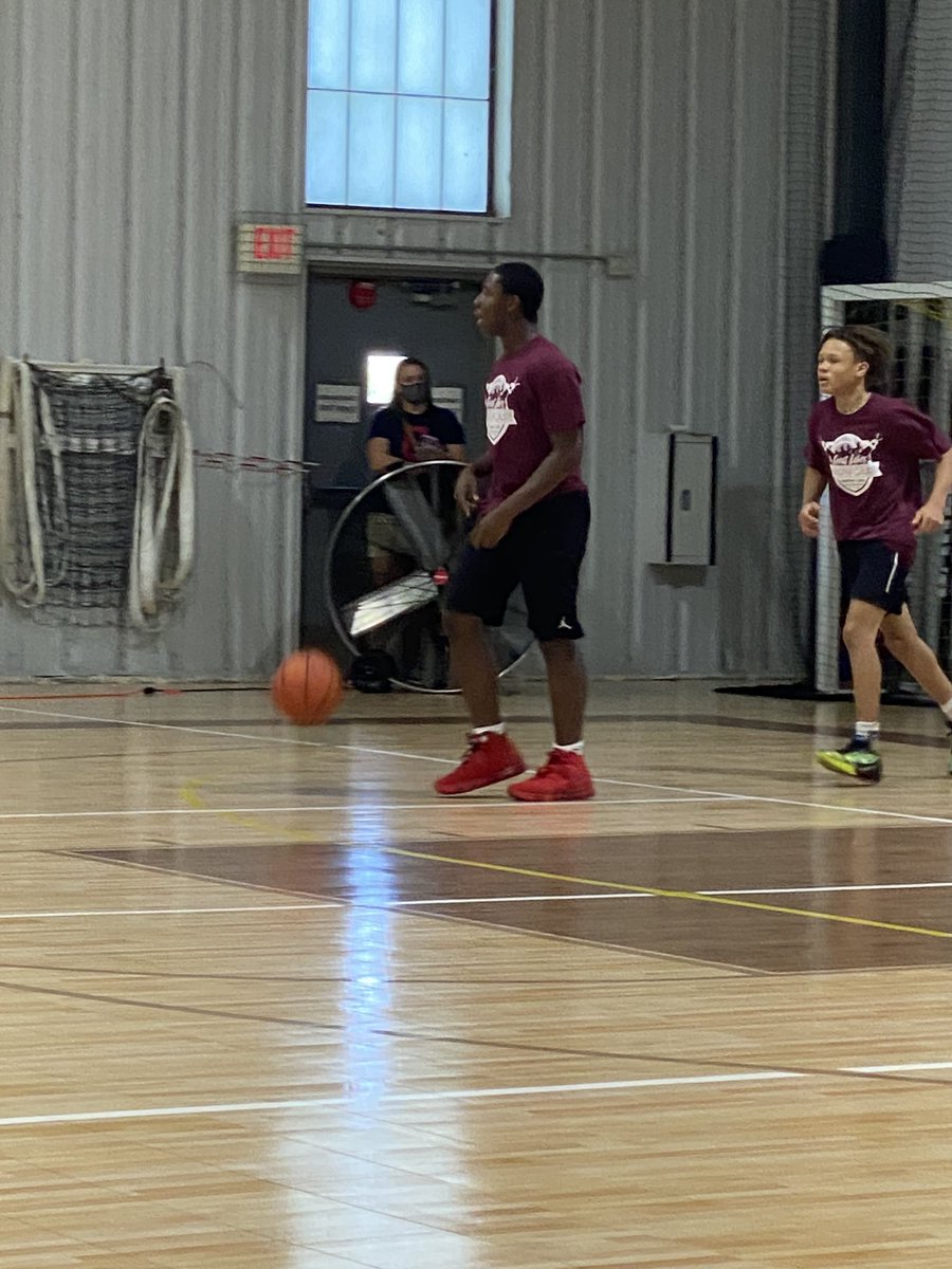 SpyReportOH's tweet photo. Liking 2023 Marsean Nelson from Toledo Bowsher. Savviness to his game for the Maroon Team. https://t.co/AlbGPdc66u