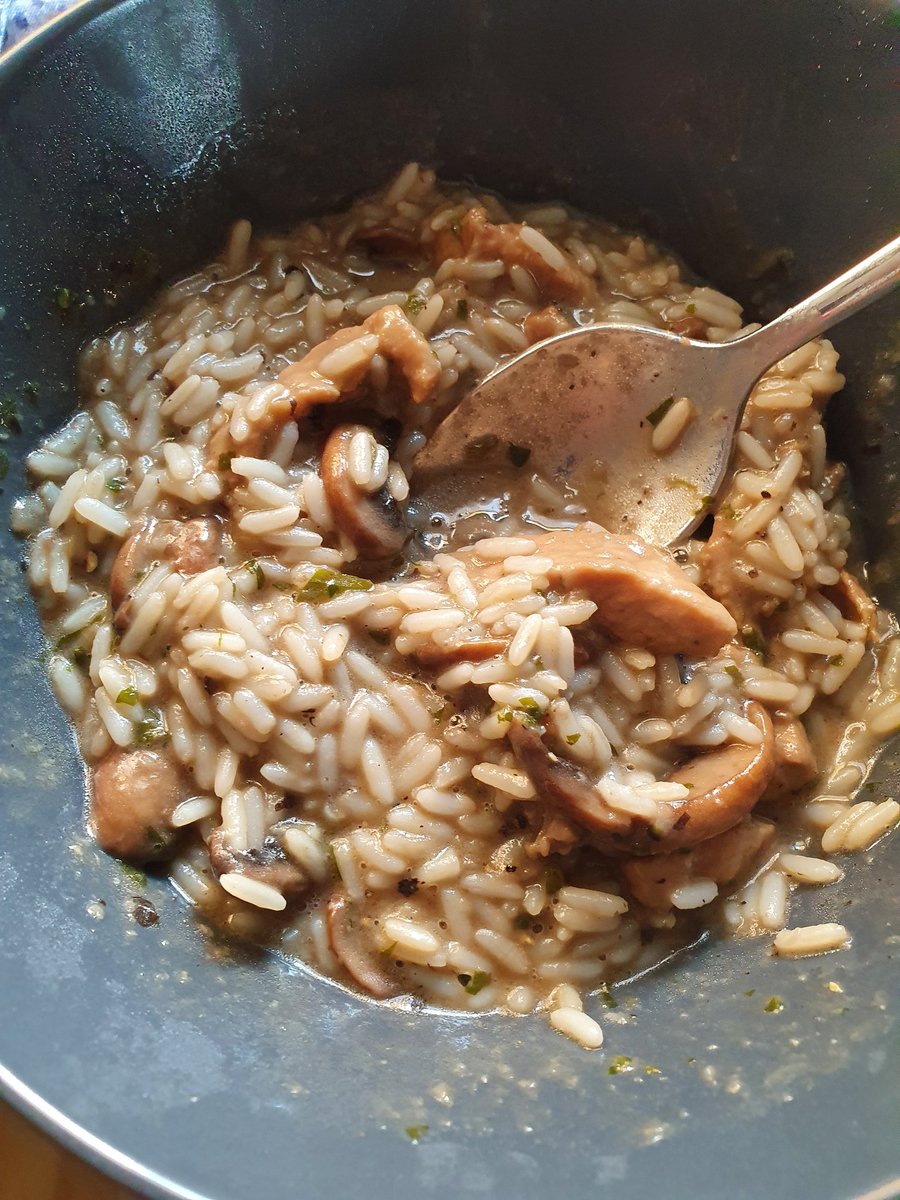 Jack der Leuchtturmwärter (@leuchtturmjack) on Twitter photo Fleischwanzenragout ala <a href="/DerSnaf/">Snaf der Koch #AfK</a> mit Reis und Pilzen.
(Eine von drei Portionen) Fleischwanzenragout ala <a href="/DerSnaf/">Snaf der Koch #AfK</a> mit Reis und Pilzen.
(Eine von drei Portionen)