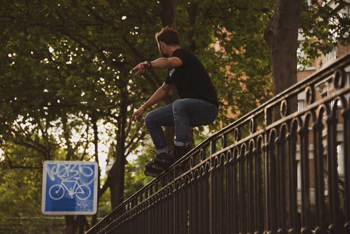 Nomadeshop_off's tweet photo. 😵 @bukowhisky_ sur un magnifique slide en pleine RUE
➡️ C'est le moment de le soutenir en allant VOTER pour SON BEST TRICK, pour le @nl_contest 2020 😊
#session #shab #poto #bowl #skatepark #roller #couchedusoleil #frskates #tshirt #flatframe #efise #shooting https://t.co/YYr1hSYWc8