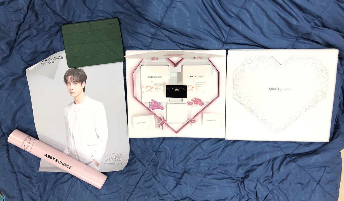 Fang_Nichaphat's tweet photo. ได้รับ Abby’s Choice Heart Box Set แล้วนะคะ กล่องอลังการงานสร้างมากค่า เปิดกล่องสร้อย+แหวนมาเหมือนโดนป๋อขอแต่งงาน😂💚 #sshuteeรีวิว https://t.co/pbVkd7vr9z