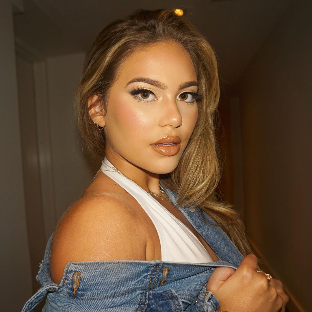 🖤 STYLE YOUR LASHES 🖤
<a href="/byferggie/">Ferggie</a> completes her look using our bestselling Black Magic Mascara 👀✨

SHOP NOW: bit.ly/35u19tc

#eyeko #mascara