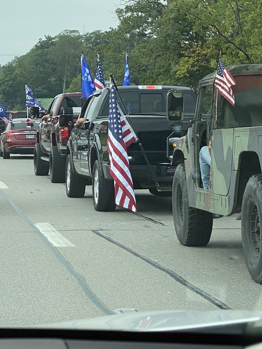 All in for @realDonaldTrump in Ohio #Trump2020 #TrumpParade  @StineyV1 @HamCoGOP @ChairmanAlex @JaneyMurph Vehicles as far as the eye can see in both directions @Willie700WLW