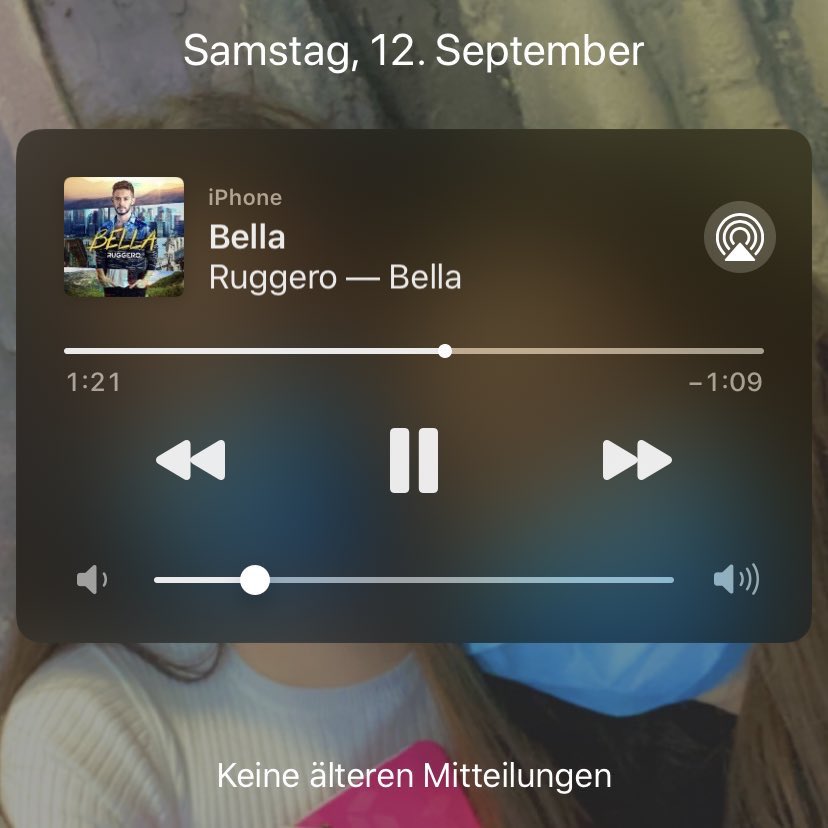 ruggexvida's tweet photo. esa es mi canción favorita de ruggero. da tan buenas vibraciones. Pensé que nada podía vencer a Apenas Son las 12 pero Bella es simplemente wow ! 😍❤️ #BELLA @_ruggero @_ruggero @_ruggero https://t.co/urFfzmQe97