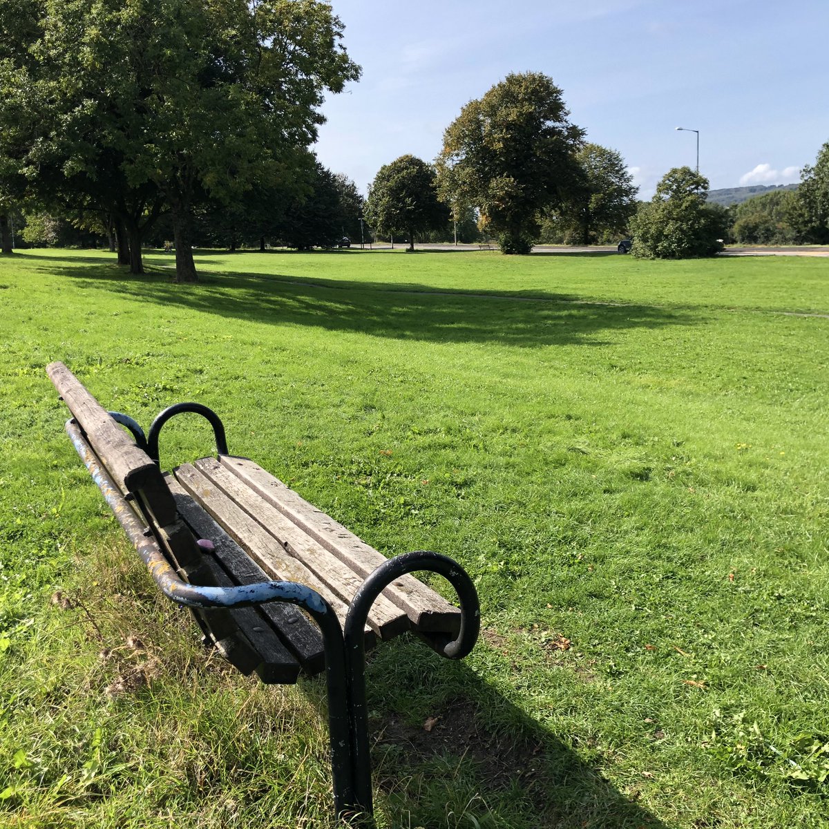 CompassionateRo's tweet image. Smile and the world will smile with you.

(Of course it’s ok to be sad or feel whatever you feel too)

This pebble waiting to be discovered on a park bench #Bristol 💚🌍🌞

#pebbleswithpurpose #compassionaterocks #rockpainting #paintedrocks #compassionrocks #365daysofcompassion