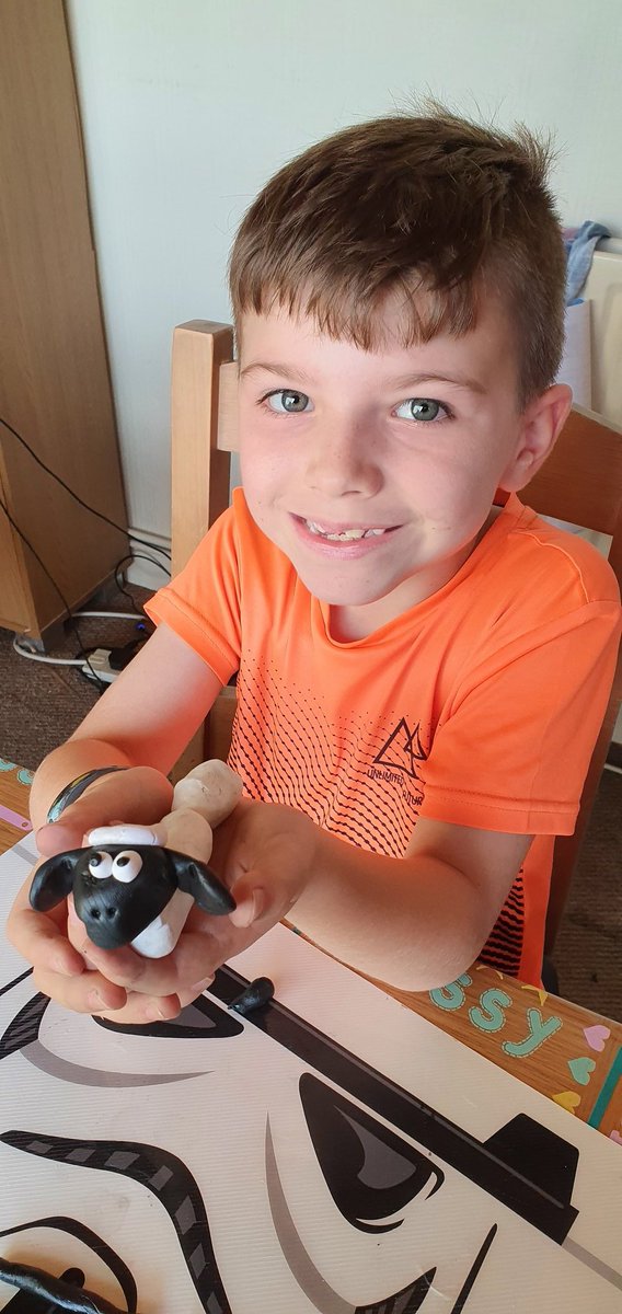 danno_mac's tweet photo. #SkyVip aardman studio's new apprentice! https://t.co/BdQSxw4dwo