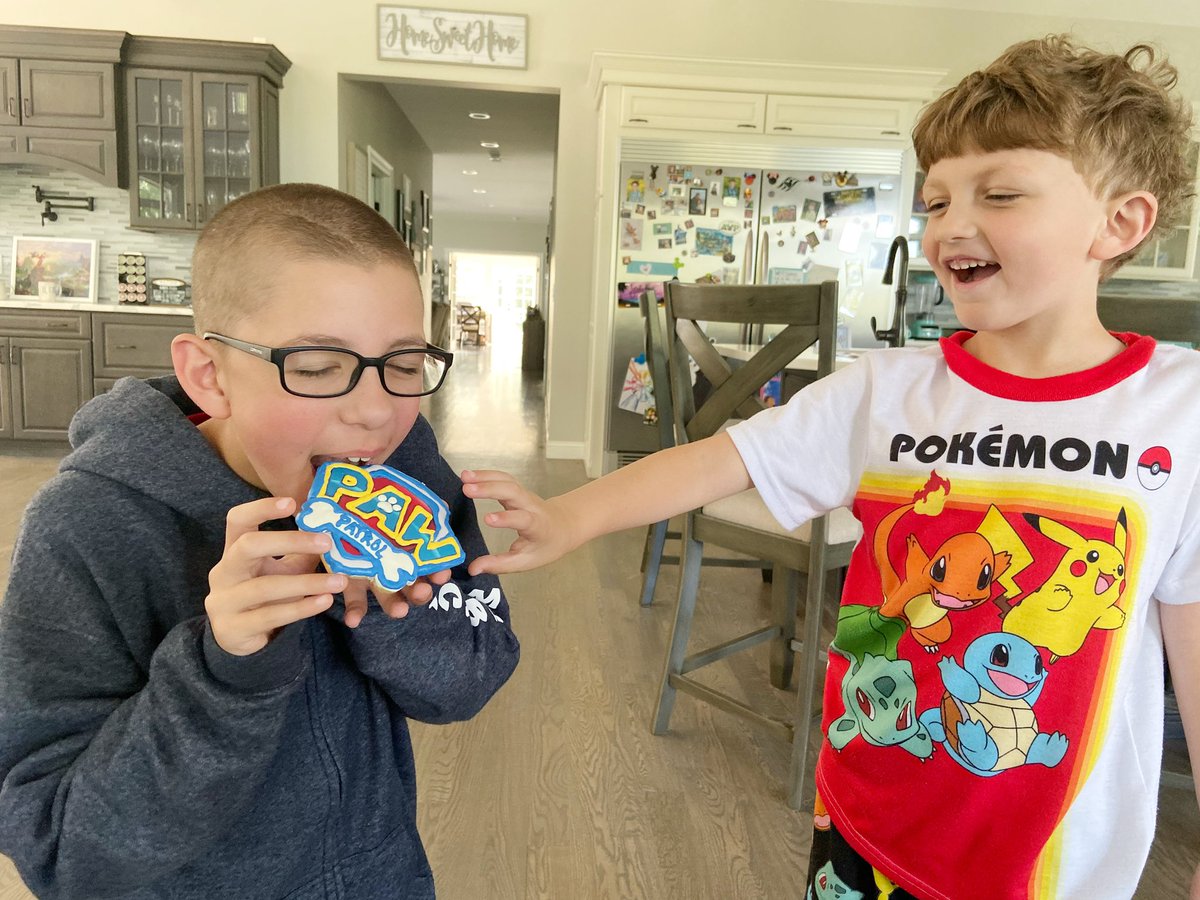 TheMommaDiaries's tweet photo. Special delivery for these two sweet boys from our friends at @SpinMaster &amp; @Nickelodeon 💙📦 

We’re loving these fun new toys from #PAWPatrol availyon @amazon 🐾 

Who’s your favorite pup?! 🐶 #JetToTheRescue #ad 

@ClickComm https://t.co/BNspTJT40X