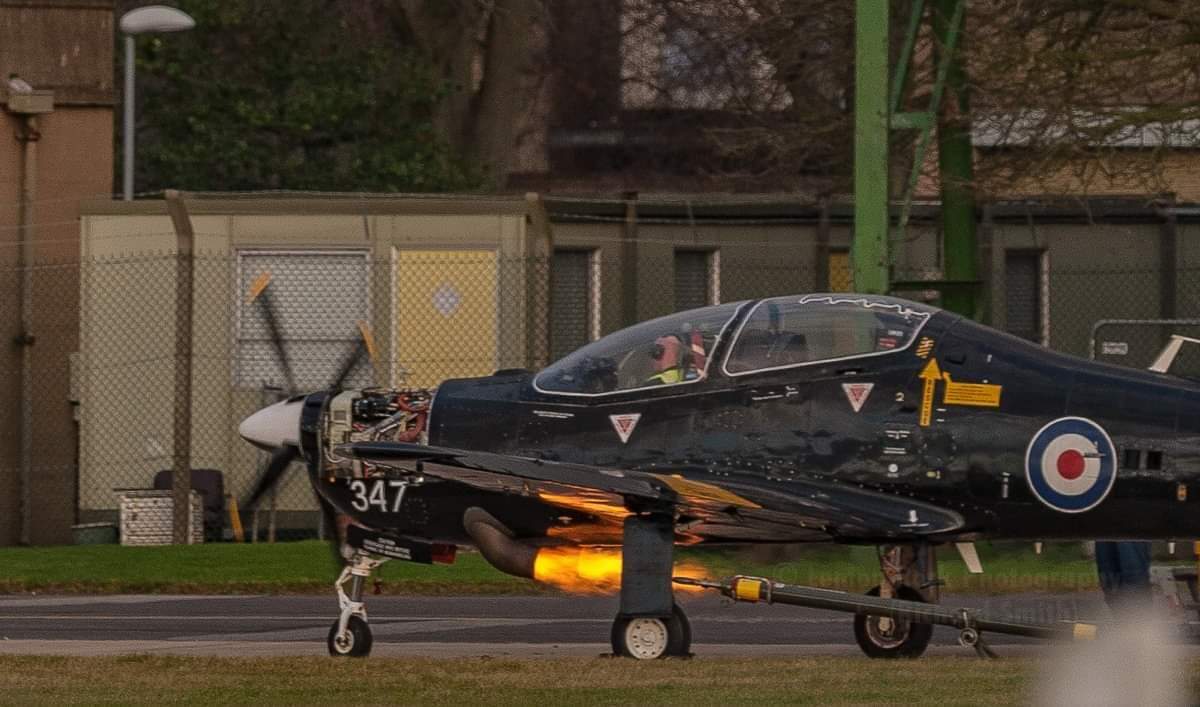 One of my favourite pictures of a tucano on the ground 😊😊 #tucano #TinCan 
<a href="/RoyalAirForce/">Royal Air Force</a>