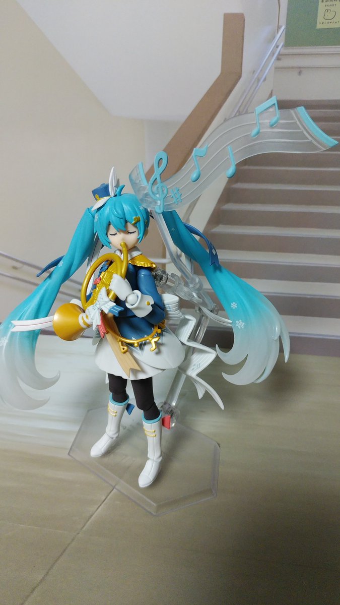 TORIfigma1's tweet photo. ん～、これはめんこい。
他の方のレビューでも見かけたけど、ペットとホルンのポージング難しい。
ただそれを凌駕する形でホントめんこい。

#オモ写

#初音ミク
#SnowParade

#こらぁめんこいわさ https://t.co/zieqB89L5c