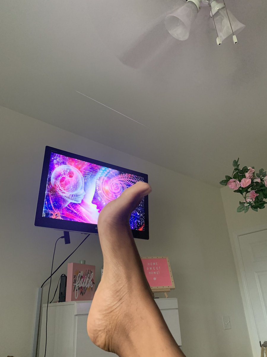 MistressJay8's tweet photo. go broke for my perfect foot 🦶🏾

Findom • footfetish https://t.co/cRli0NiOwC