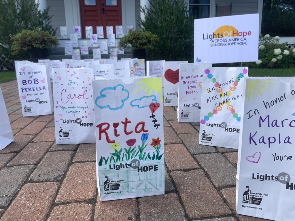 anh8864's tweet photo. Getting ready for this evening’s #LightsOfHope virtual event. So grateful for my community for the support of my family’s fundraiser for @ACSCAN! Check back for our pic of our dedicate bags glowing at dusk. #loveSud https://t.co/iViEA4wWY7