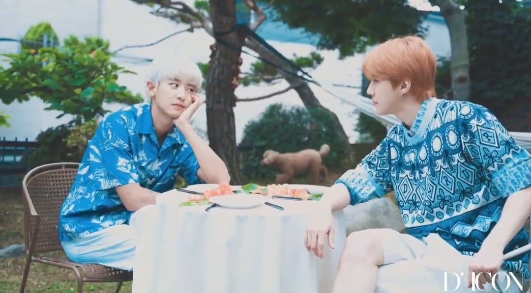 YES, SECHAN GO GIVE US EVERYTHING  LOOK AT HOW THEY LOOK AT EACH OTHER I'M GONNA CRYYYY  I WANT WHAT THEY HAVE!!! #EXO_SC    #SEHUN    #CHANYEOL  